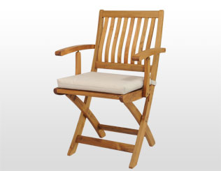 Silla plegable con respaldo bajo con apoyabrazos